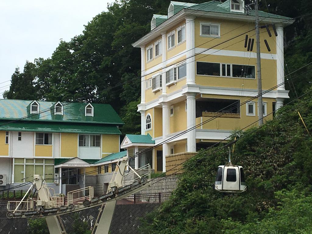 Hotel Bonfire Hakuba Exteriör bild