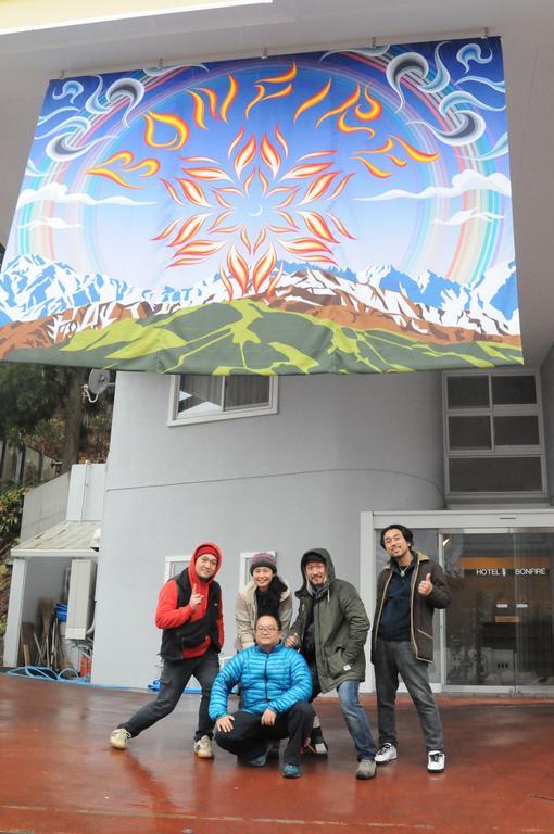 Hotel Bonfire Hakuba Exteriör bild